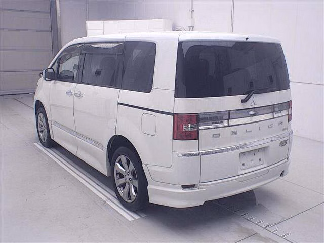 MITSUBISHI DELICA D:5