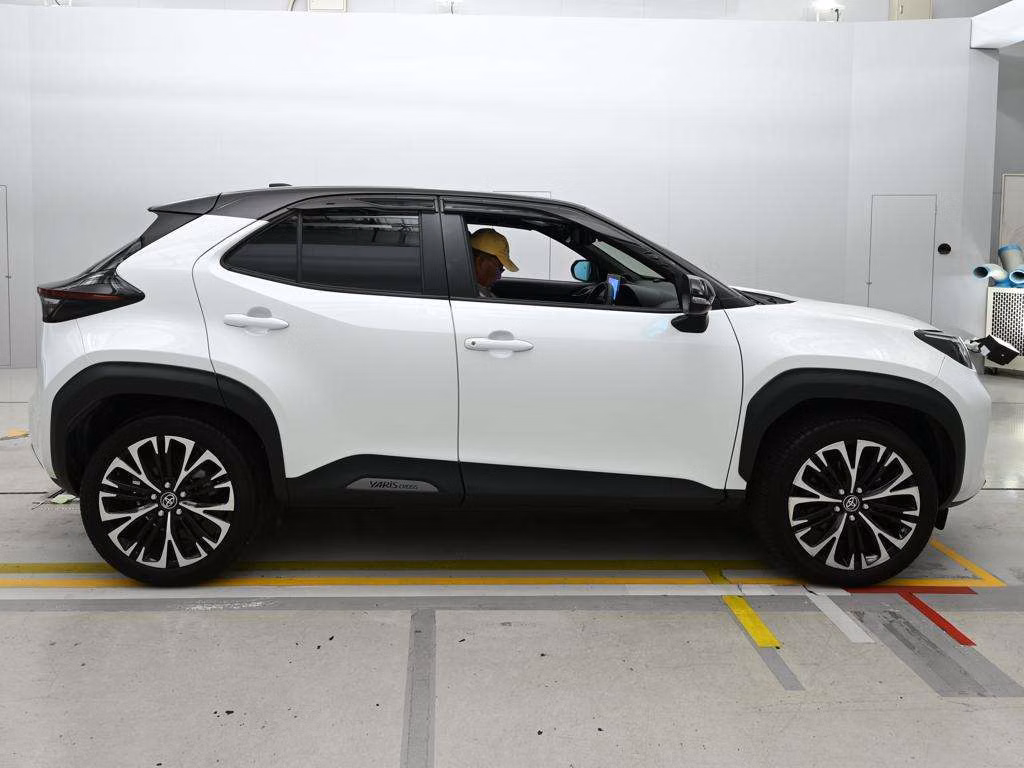 TOYOTA YARIS CROSS