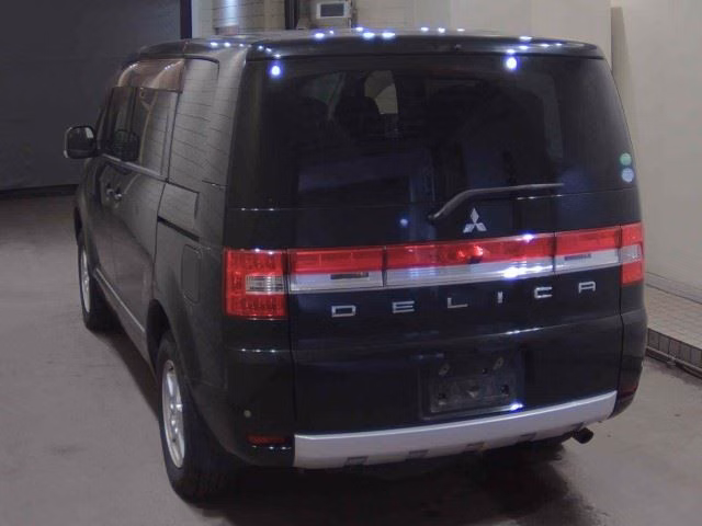MITSUBISHI DELICA D:5