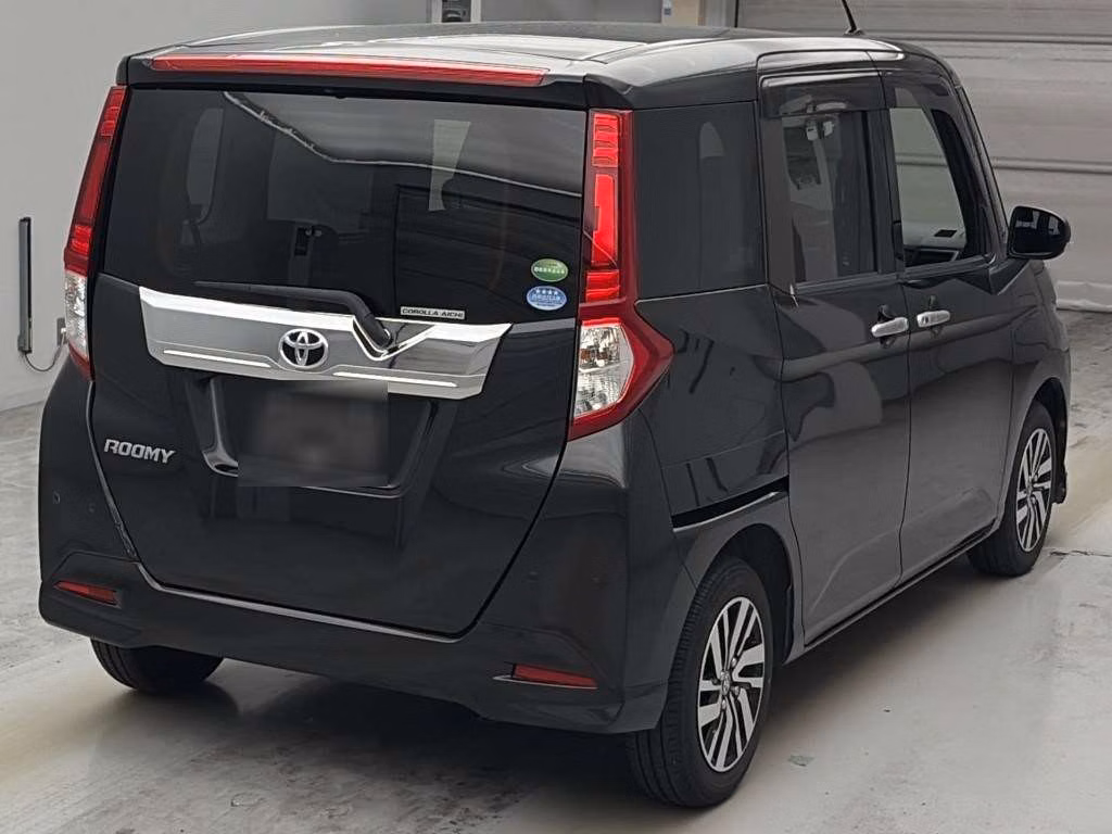 TOYOTA ROOMY