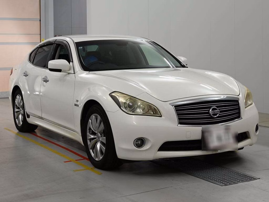 NISSAN FUGA