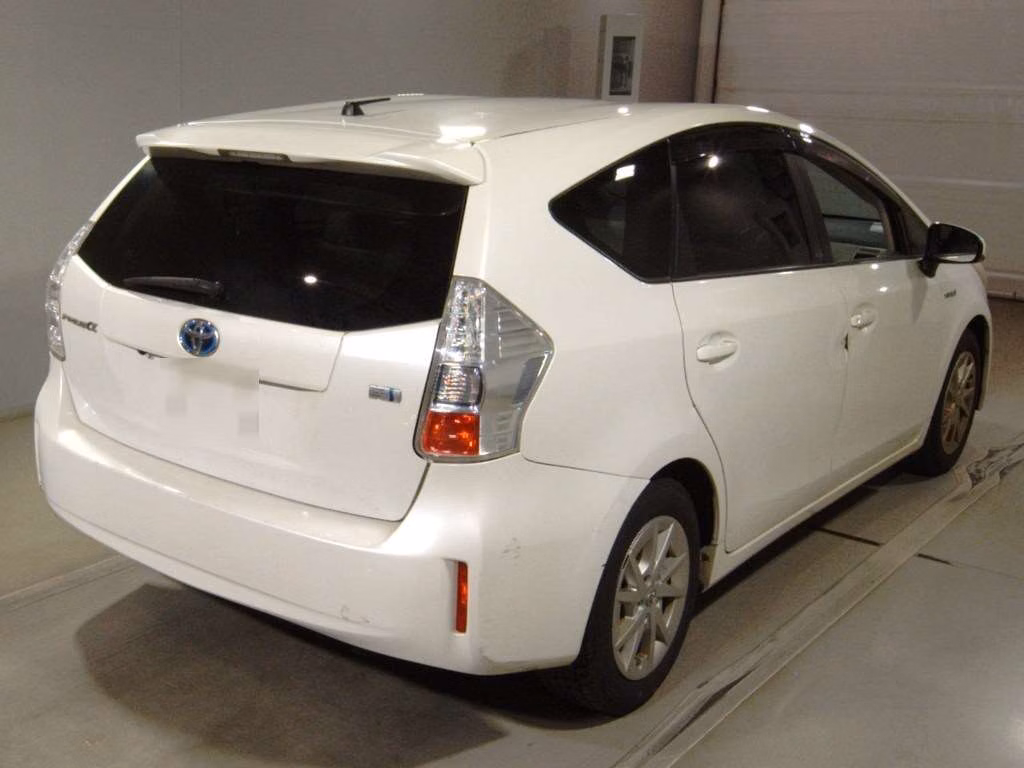TOYOTA PRIUS ALPHA