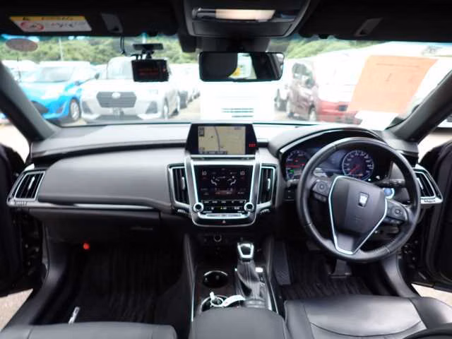 TOYOTA CROWN