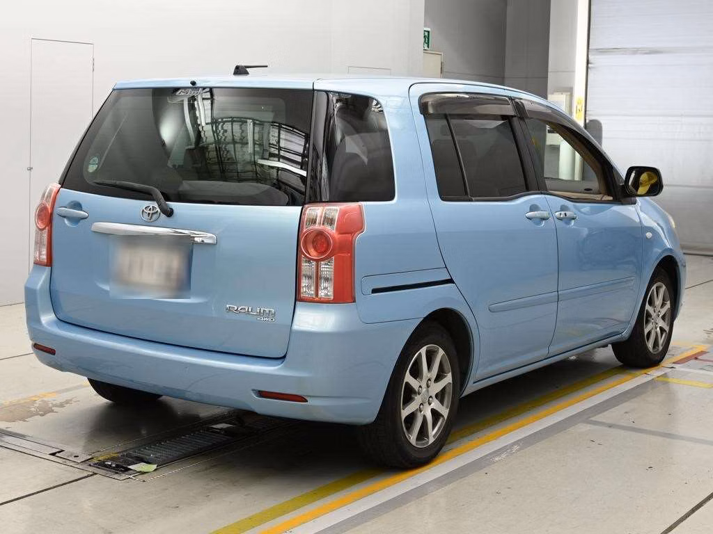 TOYOTA RAUM