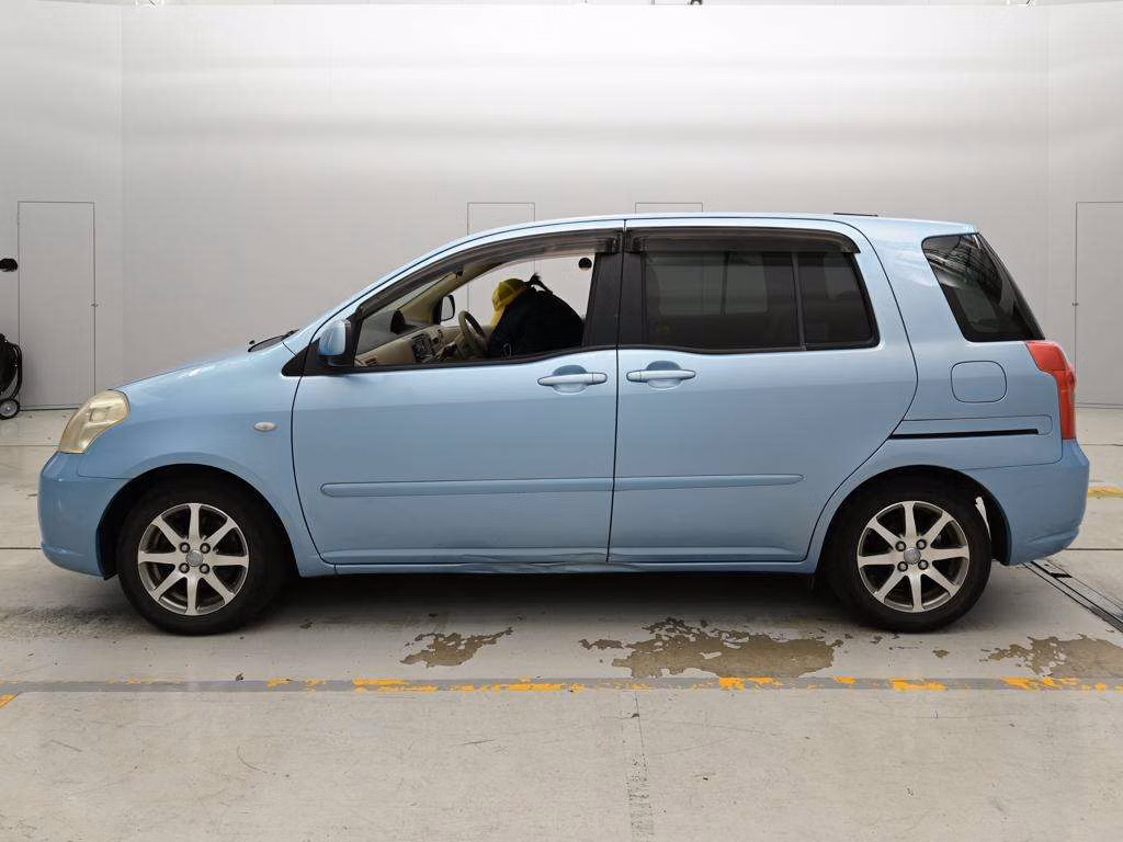 TOYOTA RAUM