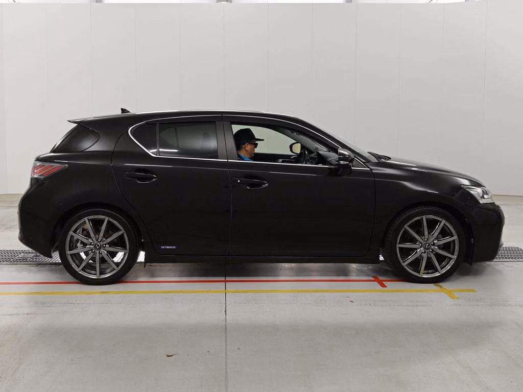 LEXUS CT200H