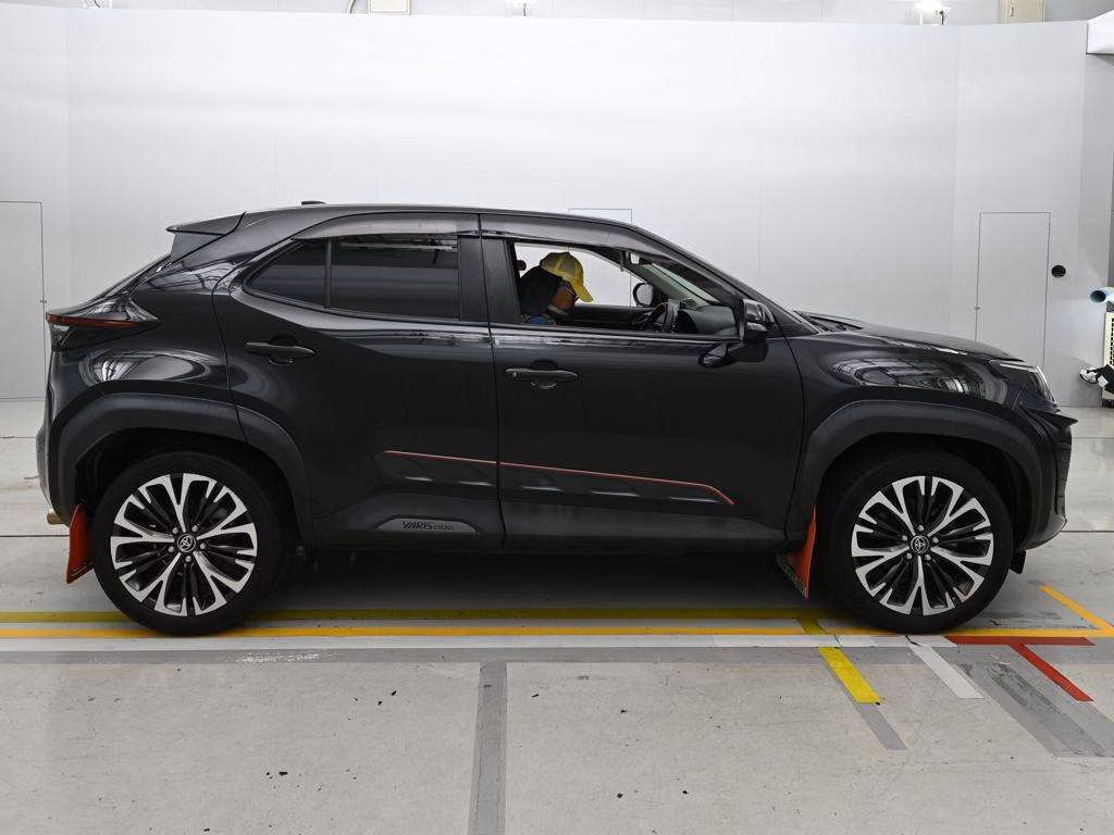 TOYOTA YARIS CROSS