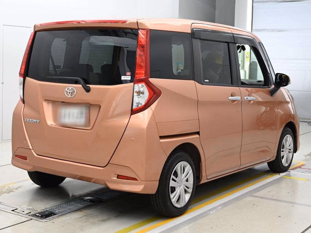 TOYOTA ROOMY