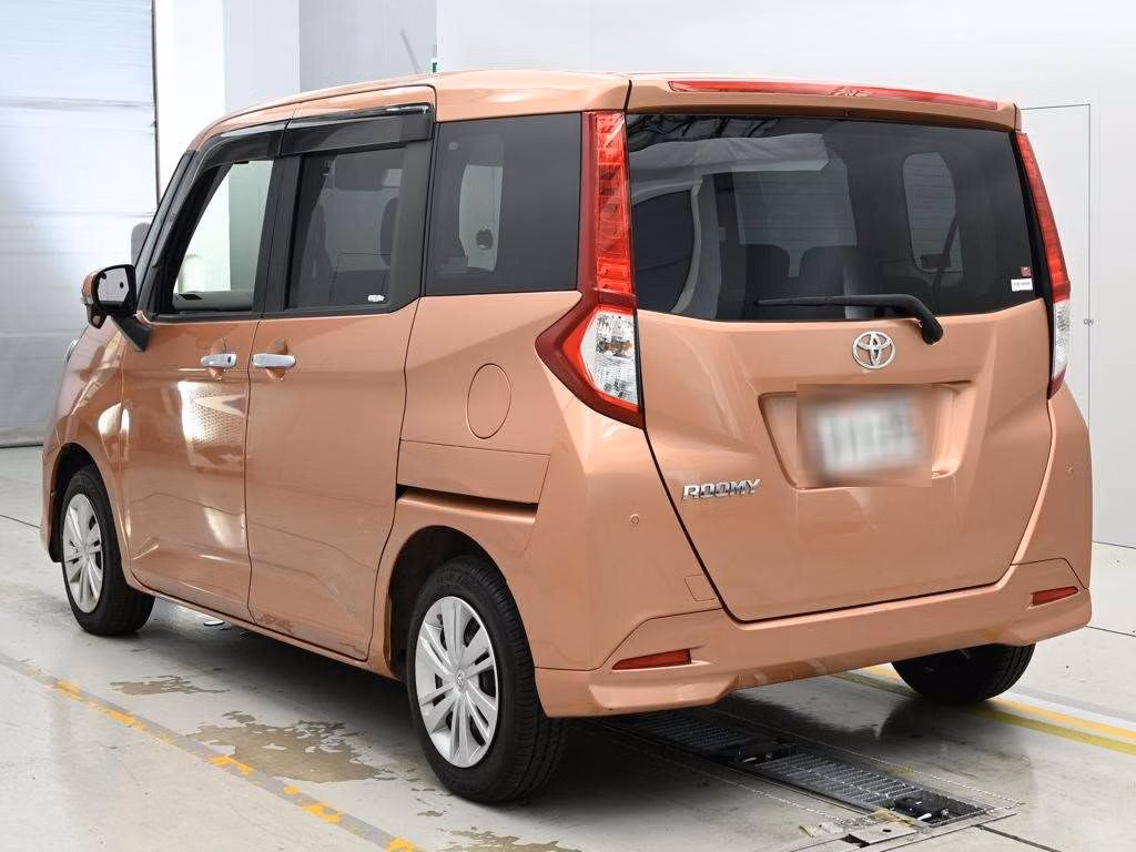 TOYOTA ROOMY