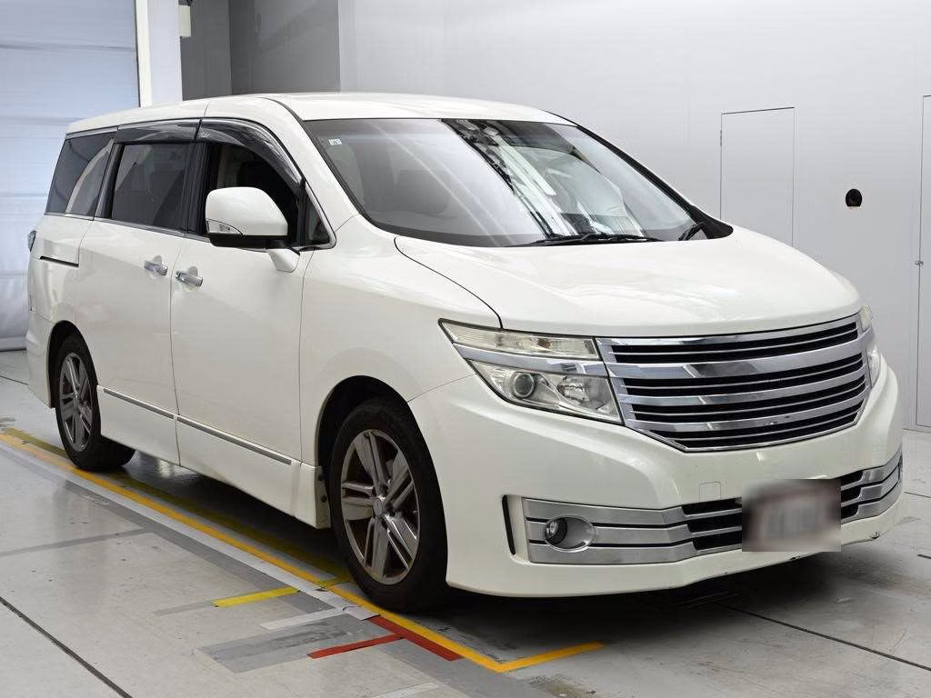 NISSAN ELGRAND