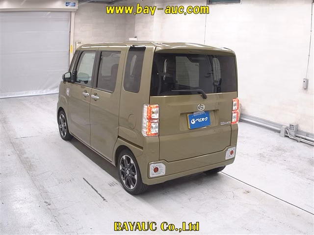 DAIHATSU WAKE