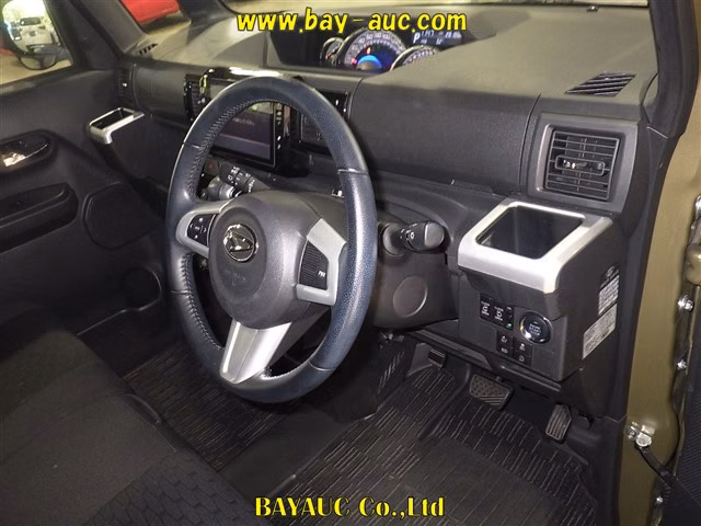 DAIHATSU WAKE