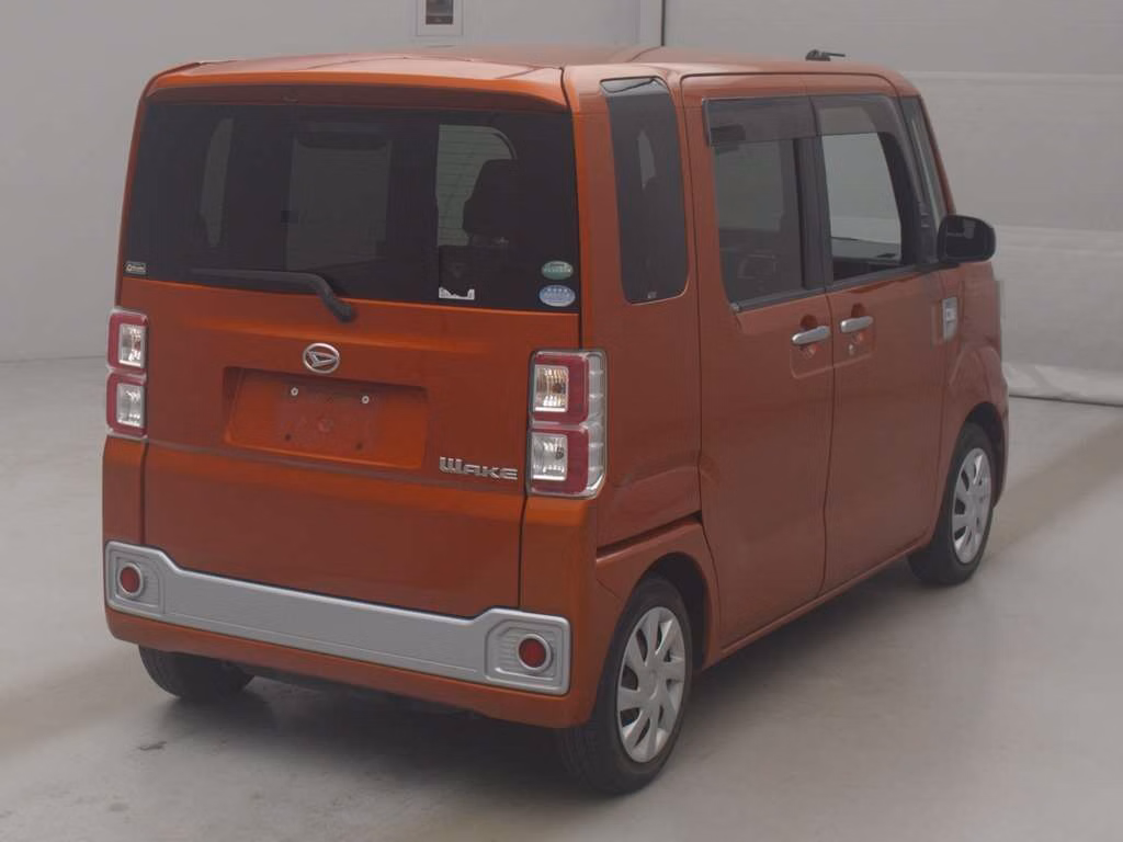 DAIHATSU WAKE