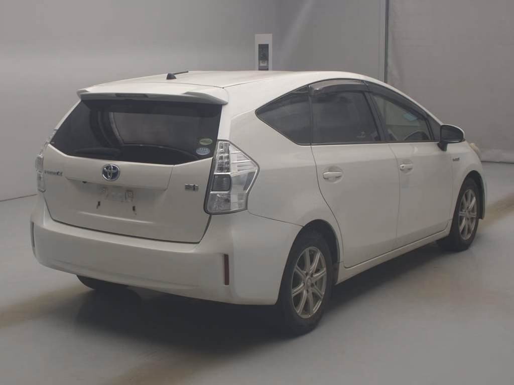 TOYOTA PRIUS ALPHA