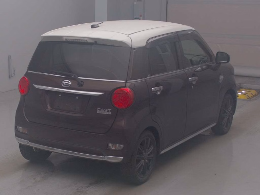 DAIHATSU CAST
