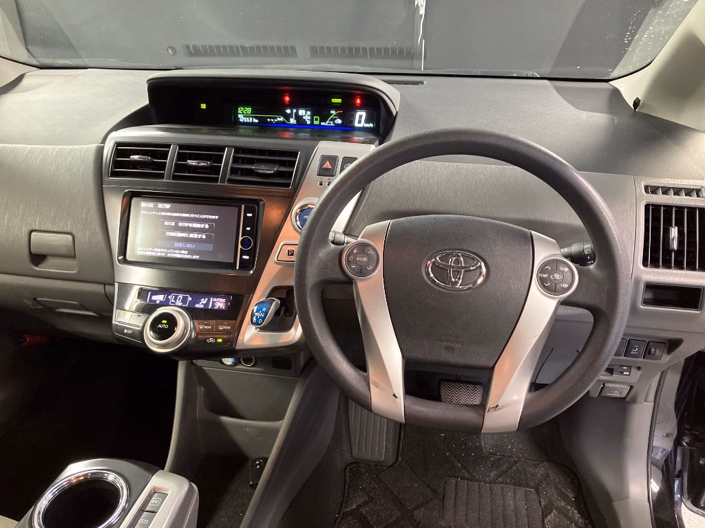 TOYOTA PRIUS ALPHA
