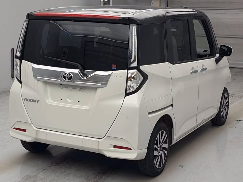 TOYOTA ROOMY