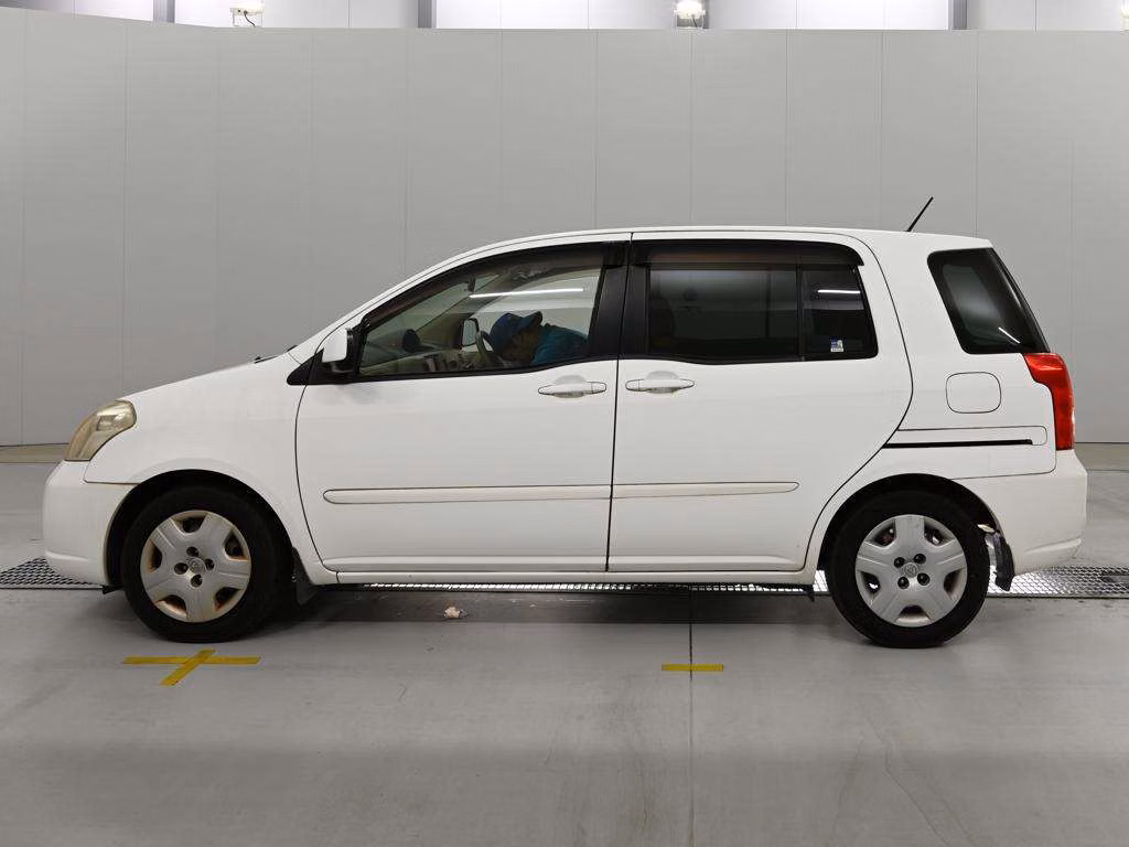 TOYOTA RAUM
