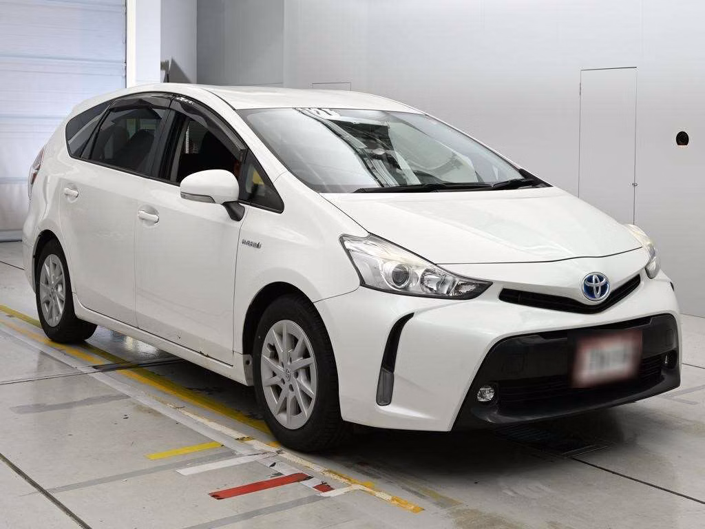 TOYOTA PRIUS ALPHA
