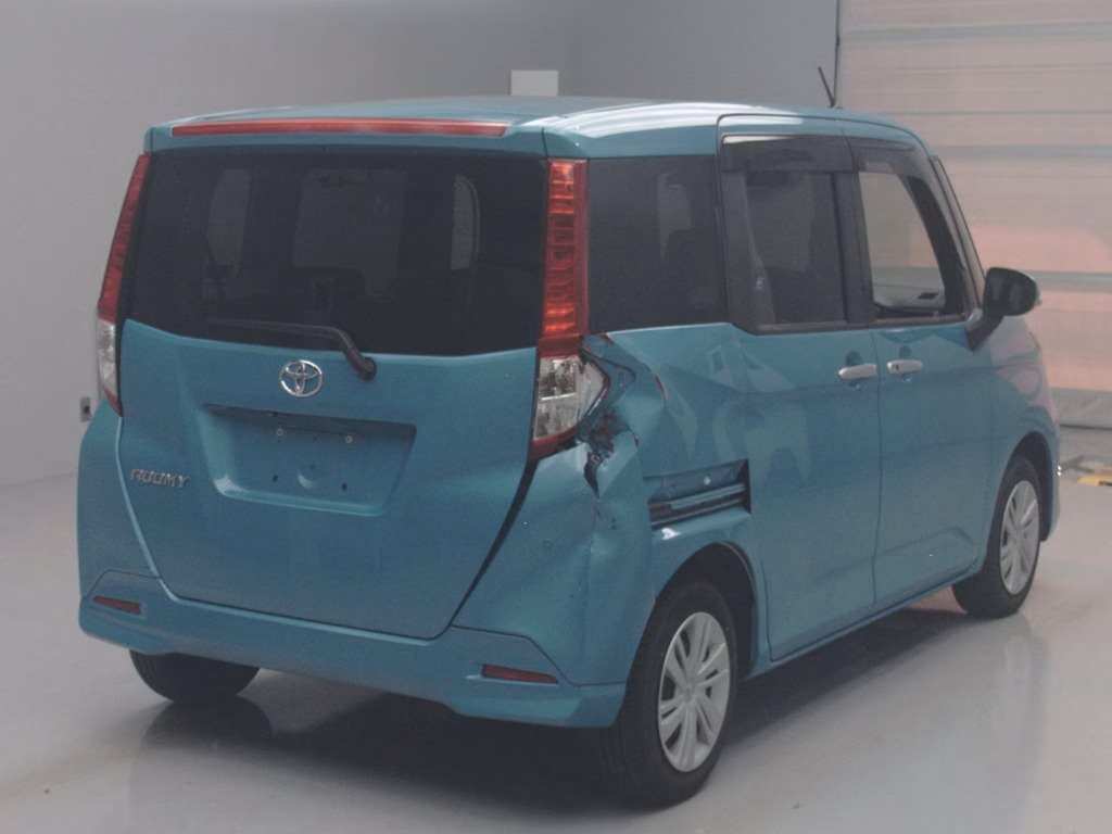 TOYOTA ROOMY
