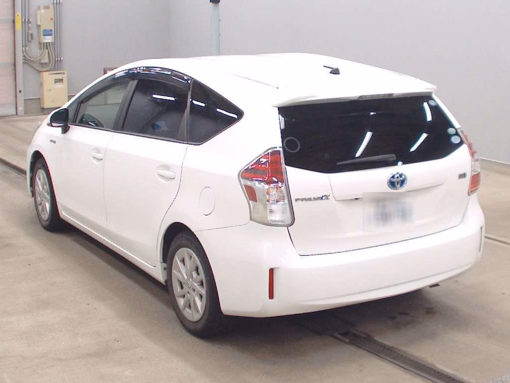 TOYOTA PRIUS ALPHA
