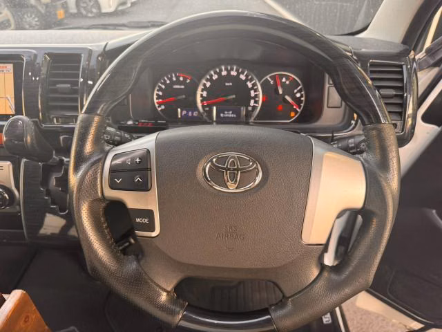 TOYOTA HIACE