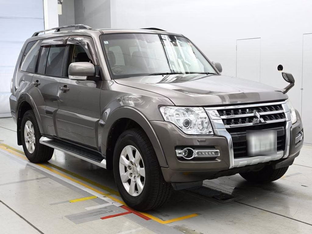 MITSUBISHI PAJERO