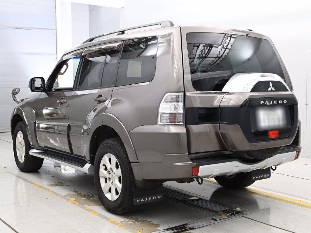 MITSUBISHI PAJERO