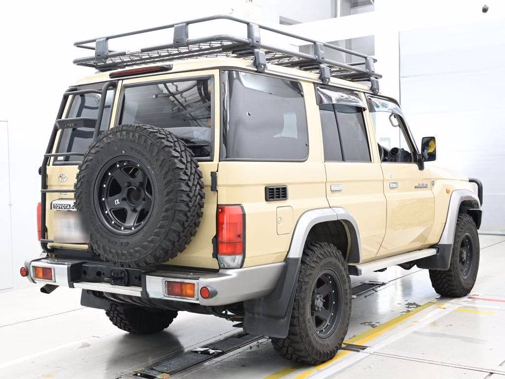TOYOTA LAND CRUISER