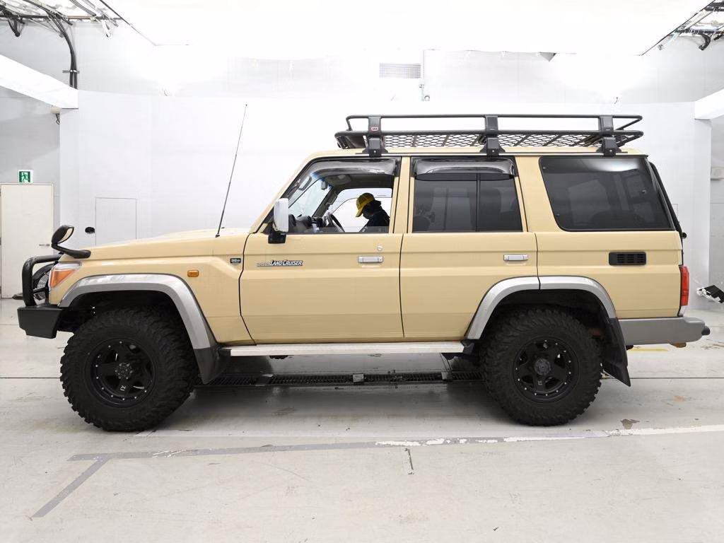 TOYOTA LAND CRUISER