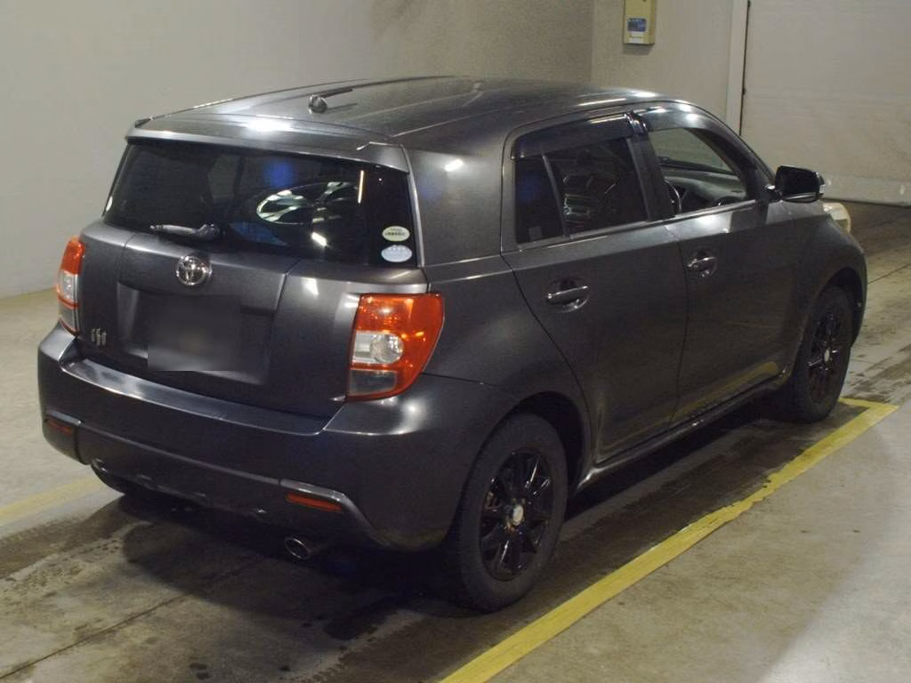 TOYOTA IST