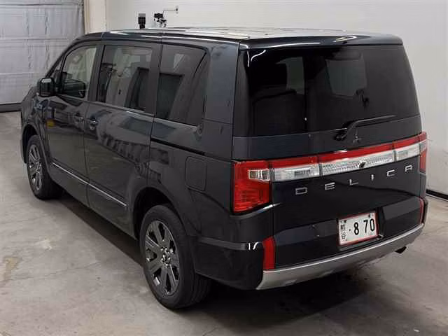 MITSUBISHI DELICA D:5