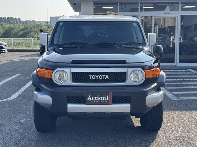 TOYOTA FJ CRUISER