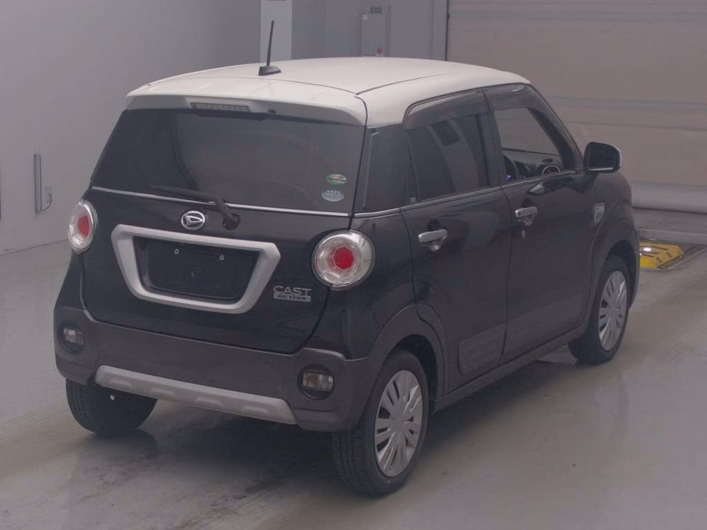 DAIHATSU CAST