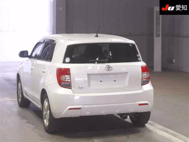 TOYOTA IST