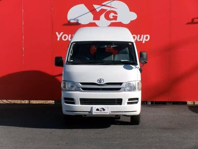 TOYOTA REGIUS ACE