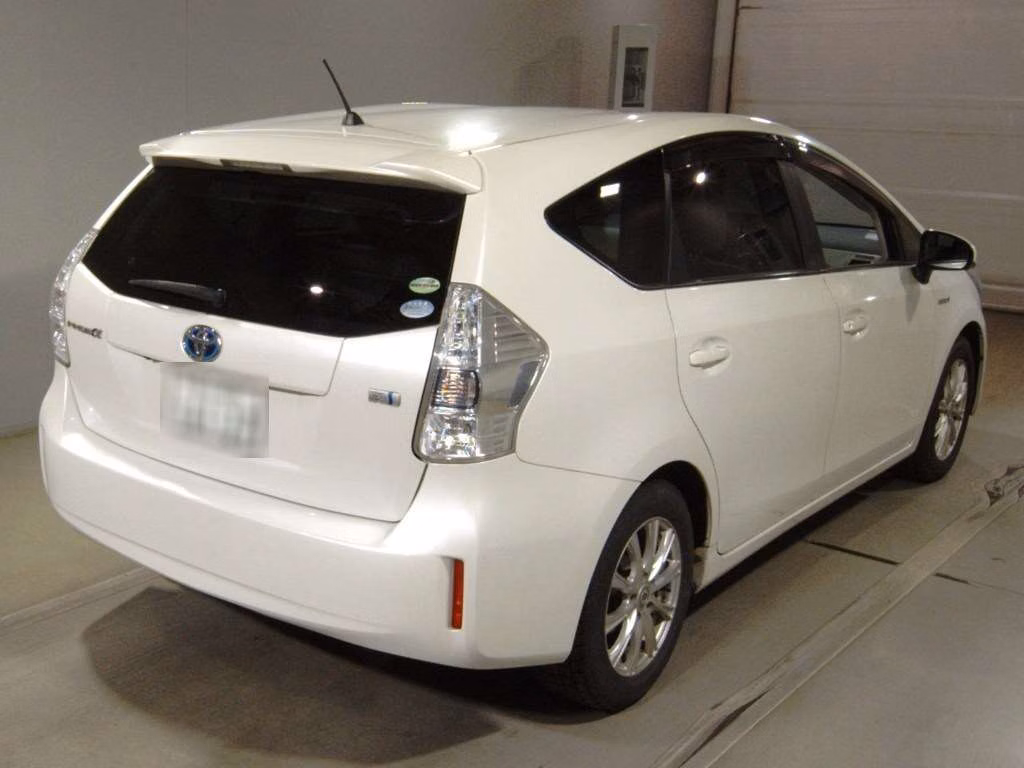 TOYOTA PRIUS ALPHA