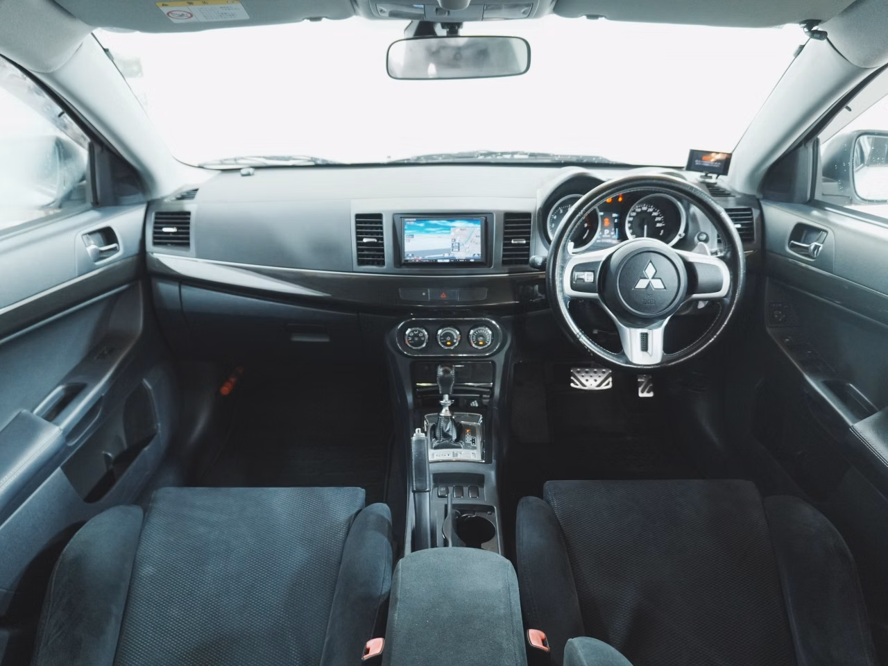 MITSUBISHI LANCER EVOLUTION