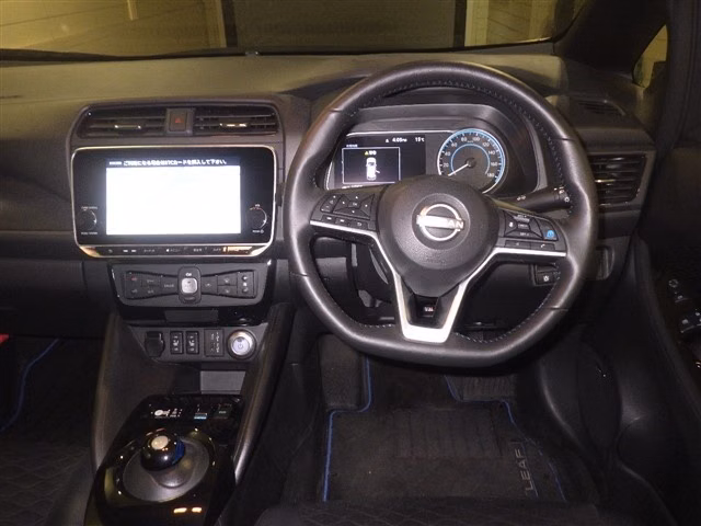 NISSAN LEAF