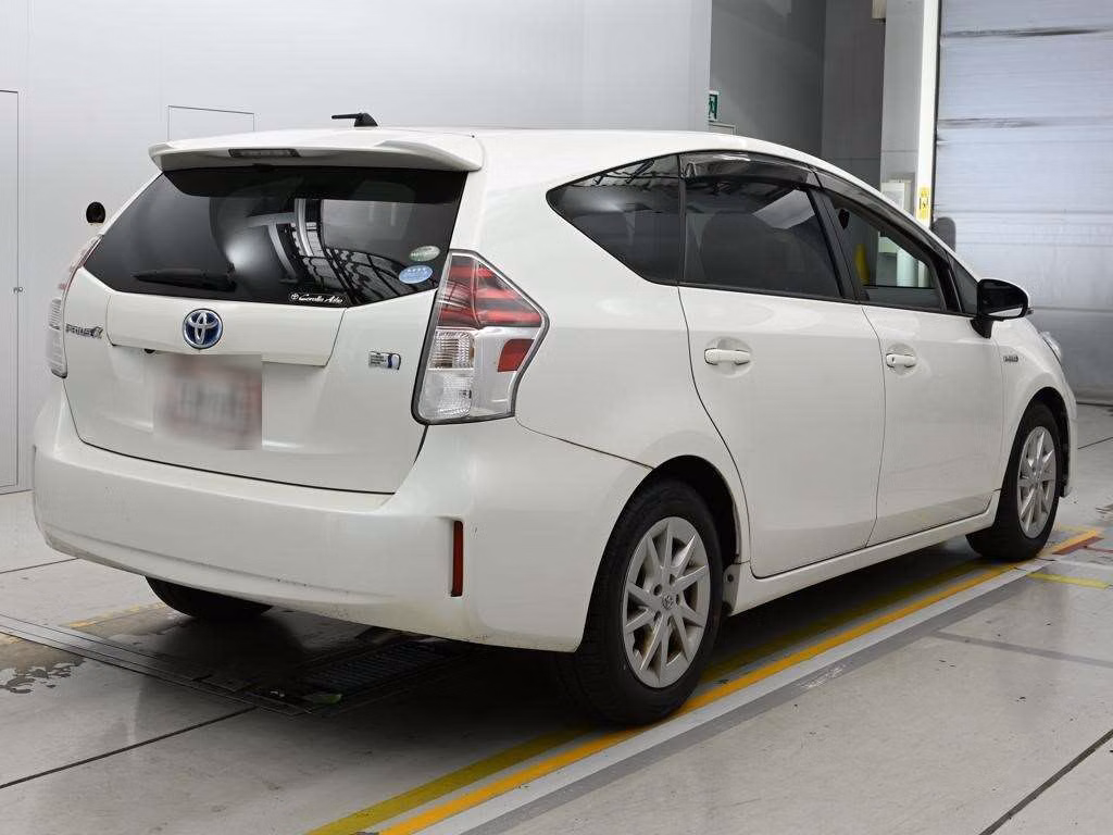 TOYOTA PRIUS ALPHA