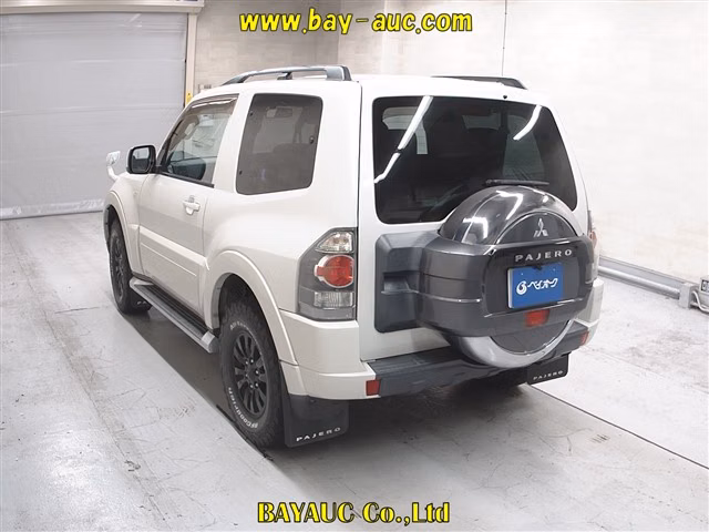 MITSUBISHI PAJERO