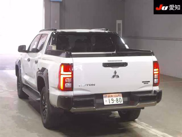 MITSUBISHI TRITON