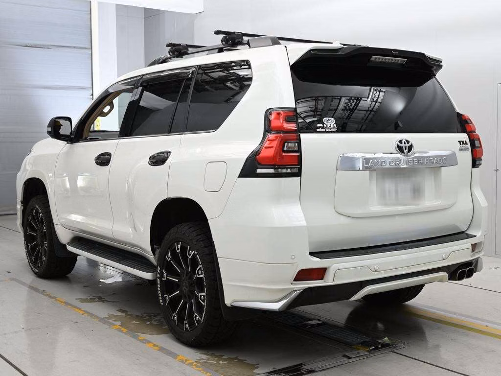 TOYOTA LAND CRUISER PRADO