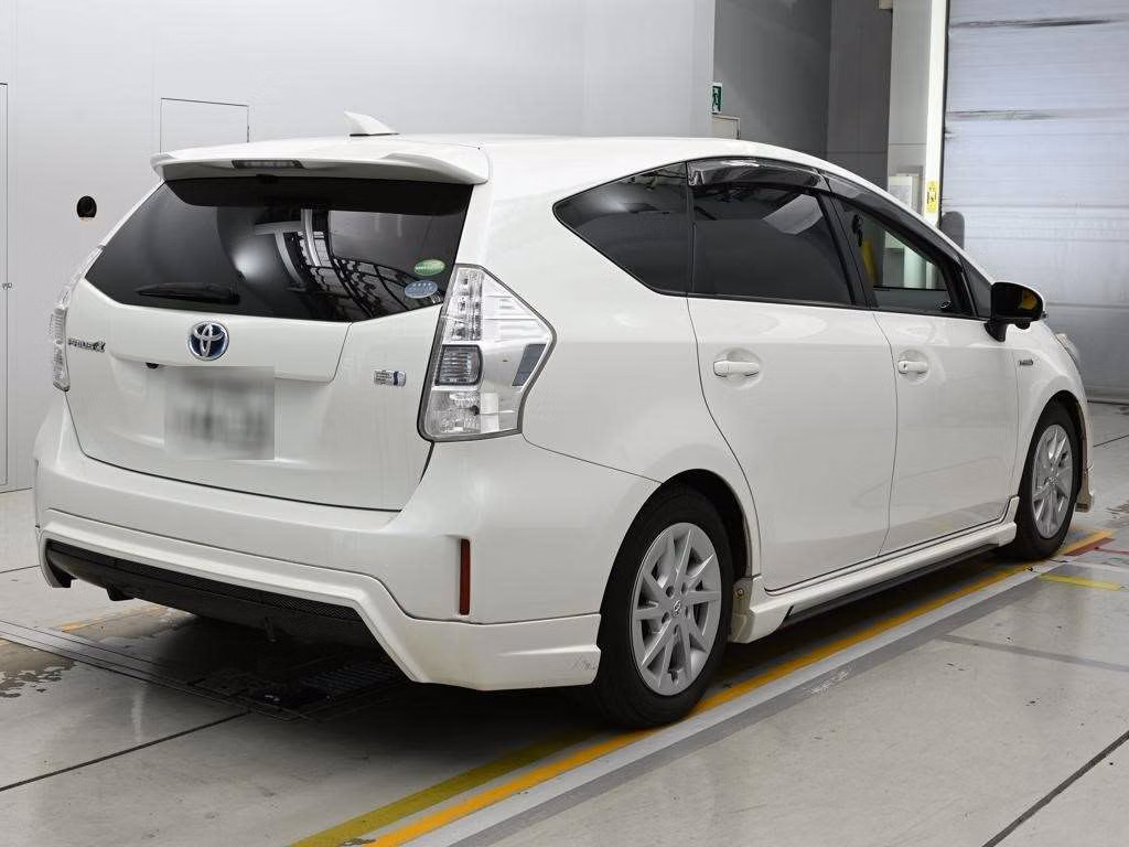 TOYOTA PRIUS ALPHA