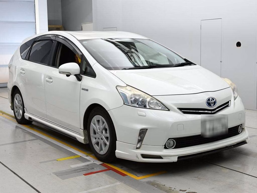 TOYOTA PRIUS ALPHA