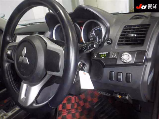 MITSUBISHI LANCER EVOLUTION