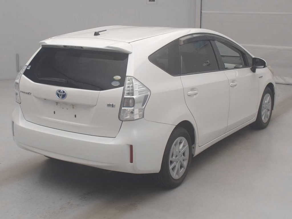 TOYOTA PRIUS ALPHA