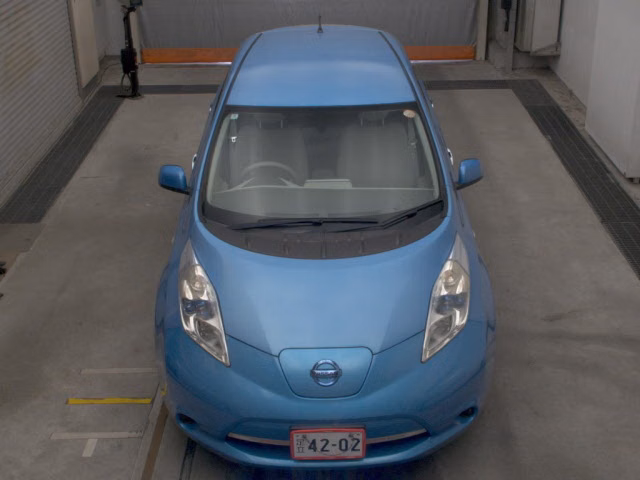 NISSAN LEAF