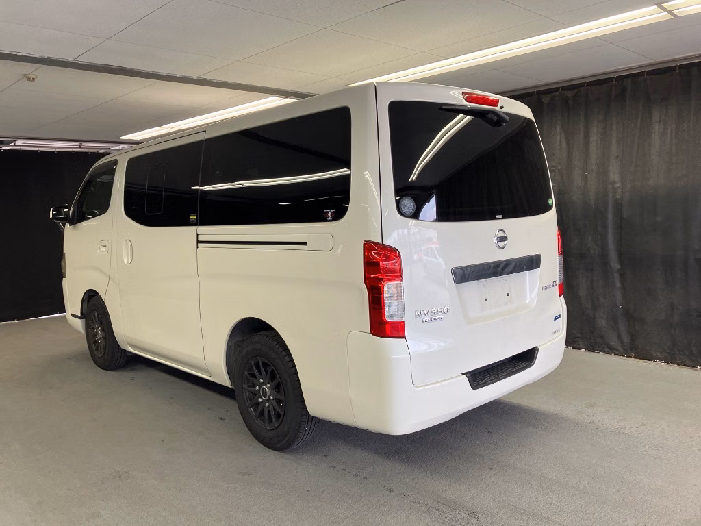 NISSAN NV350 CARAVAN