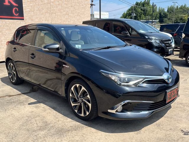 TOYOTA AURIS